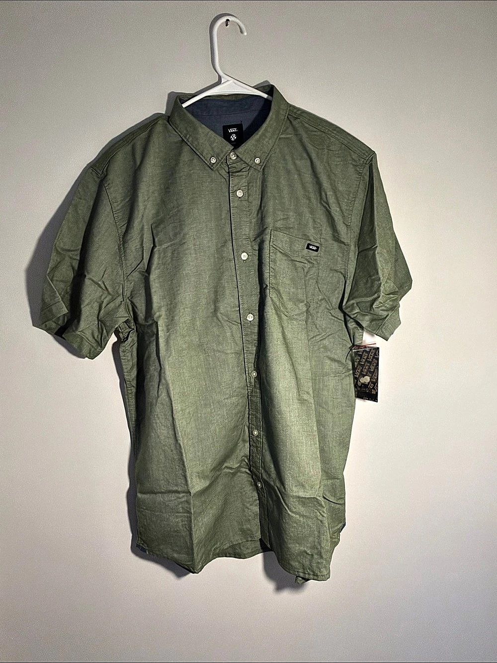 Vans Classic Fit Button Down Button Down Shirt in Green Size Large NWT